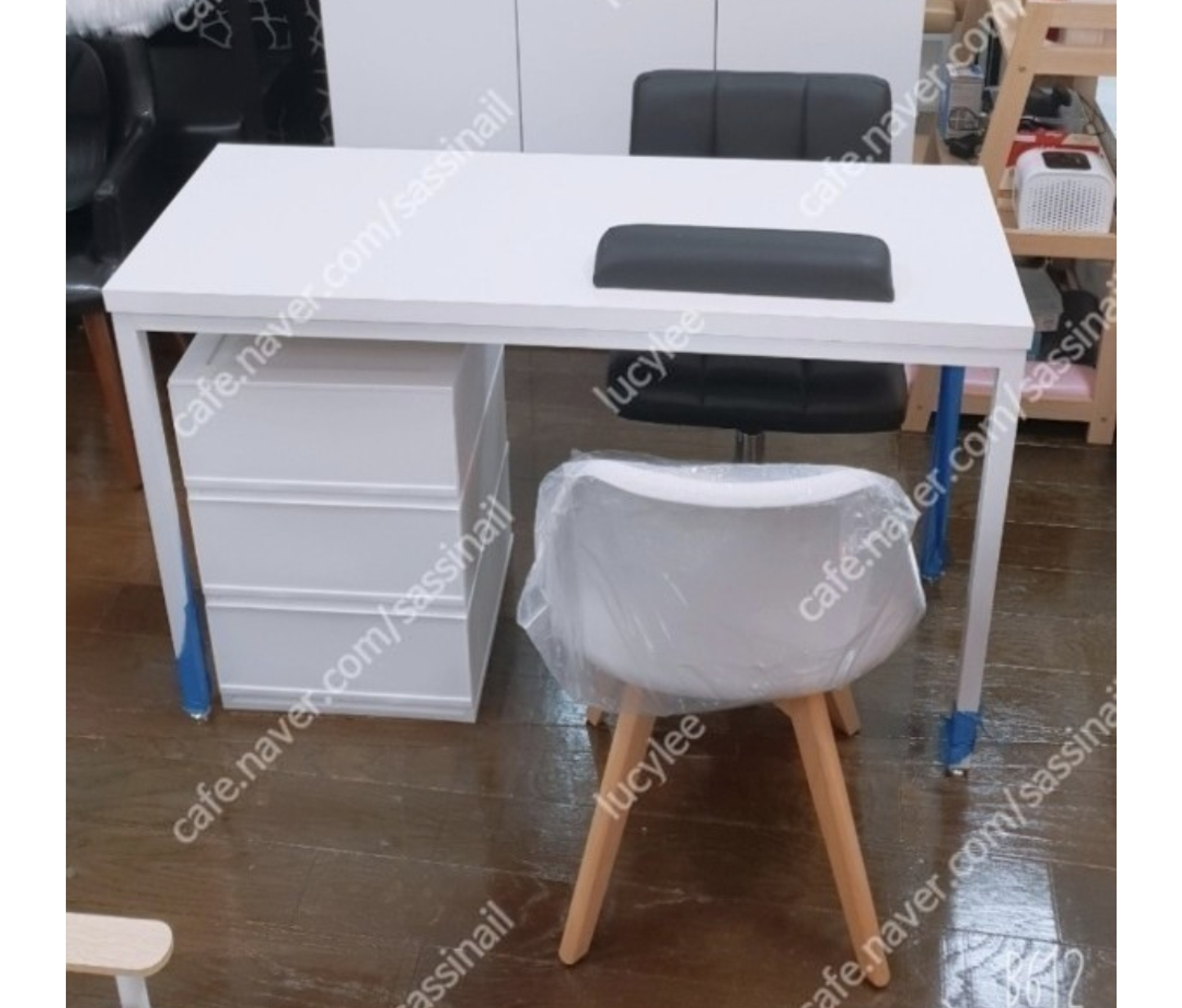 다비다 기본 네일시술대 - 썸네일